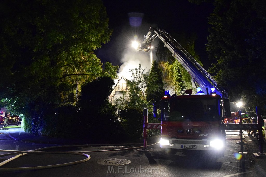 Grossfeuer Einfamilienhaus Siegburg Muehlengrabenstr P0168.JPG - Miklos Laubert